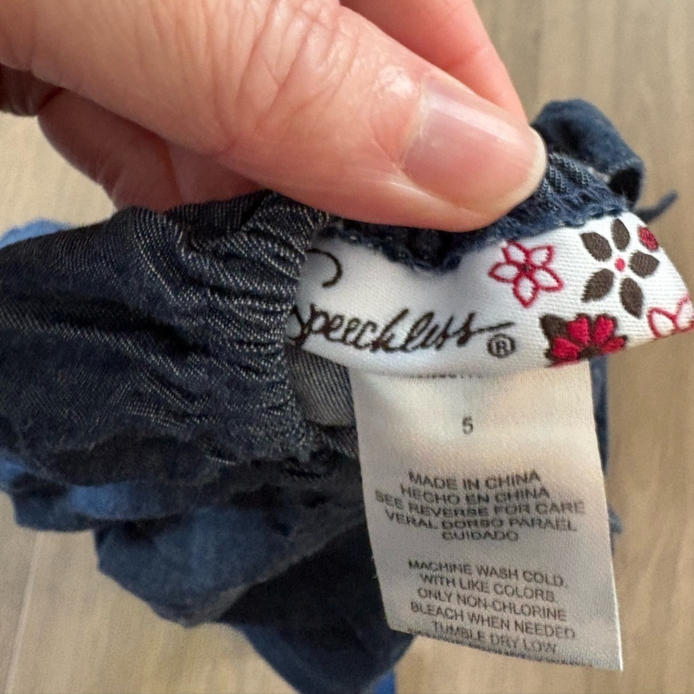 Adorable Chambray Romper in Navy- size 4T - Picture 3 of 3
